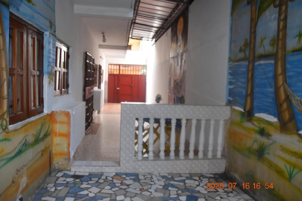 Hotel Residence Georges Colette Yopougon Buitenkant foto